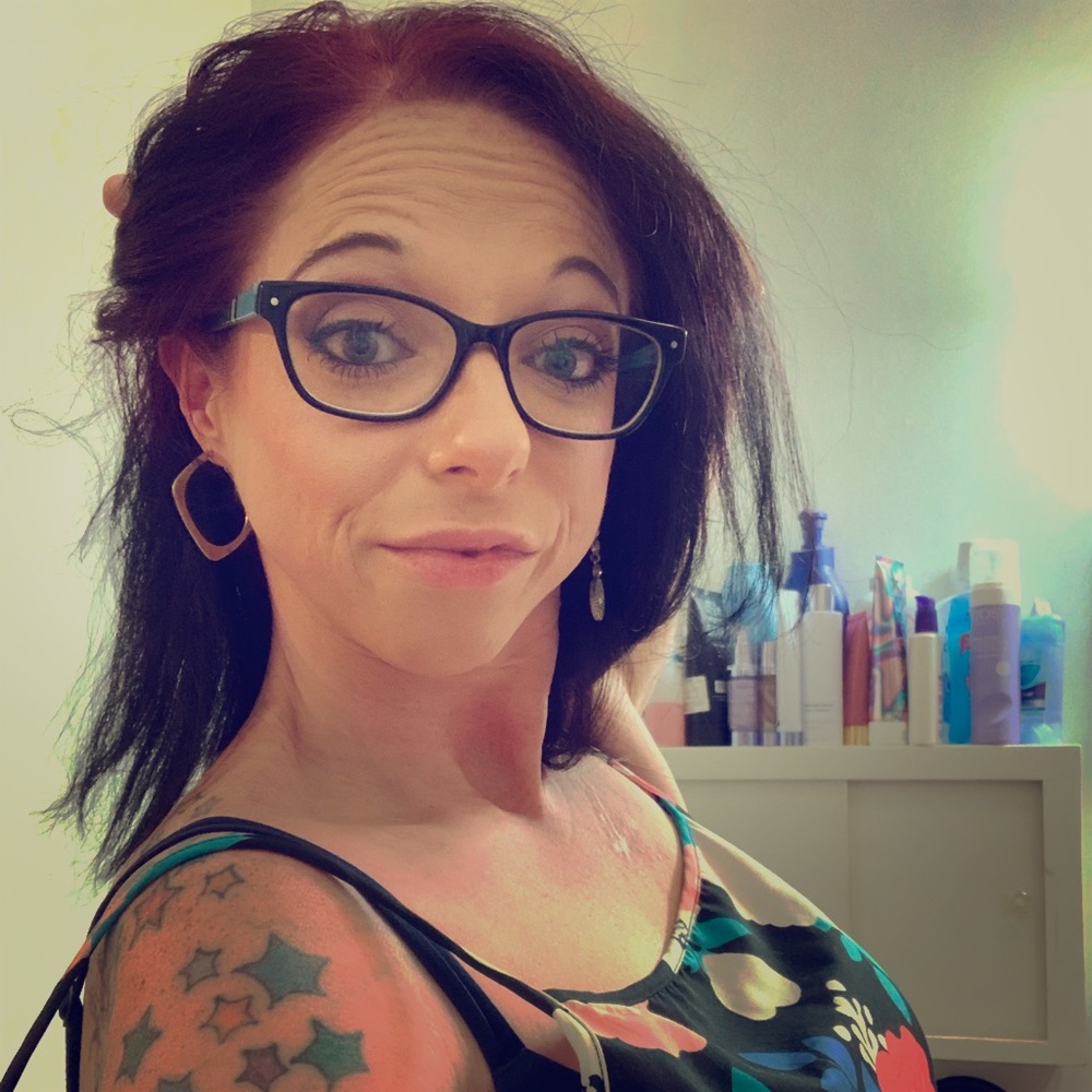 Meet your Posher, Ashley